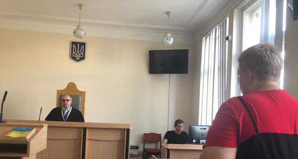 В Каменском арестовали опекуншу, посадившую мальчика на цепь