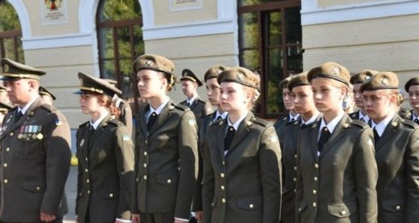 В военном лицее имени Богуна впервые в истории будут учиться девушки