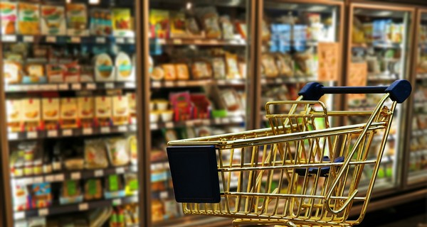 В Днепре подростки избили сотрудников супермаркета