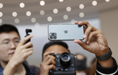 Apple представила новые iPhone: 3 камеры, ускоренная зарядка и более мощный процессор