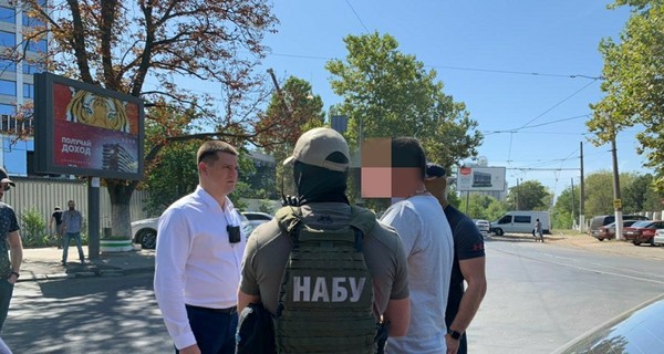 Главу Николаевского облавтодора задержали с поличным
