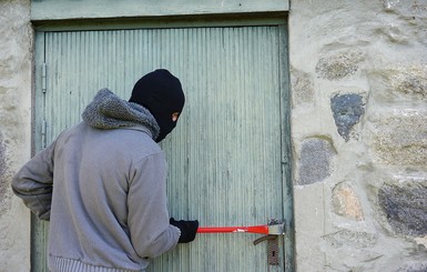 Во Львовской области мужчина ограбил дом сестры