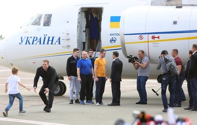 Психологи о вернувшихся домой украинцах: Им больше не нужны фанфары, им нужен покой