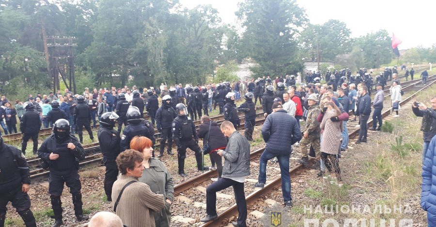 Во Львовской области произошла стычка полиции с активистами, есть пострадавшие 