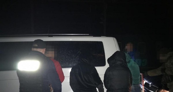 СБУ задержала женщину, переправлявшую девушек в российские бордели