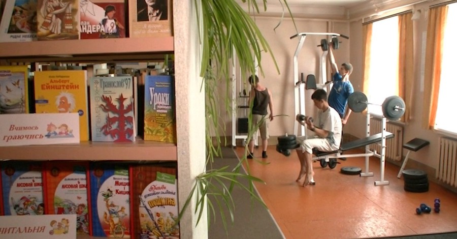 И мышцы накачать, и мозг: в Моринцах открыли фитнес-библиотеку