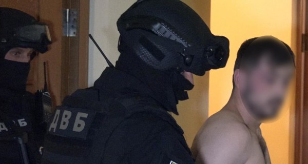 Обыски на Закарпатье: задержали организатора и исполнителя покушения на убийство офицера полиции