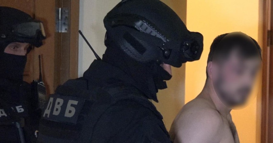 Обыски на Закарпатье: задержали организатора и исполнителя покушения на убийство офицера полиции