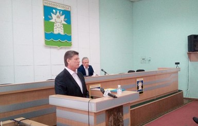 Мэр Новомосковска спустя четыре года недопуска к власти наконец-то принял присягу
