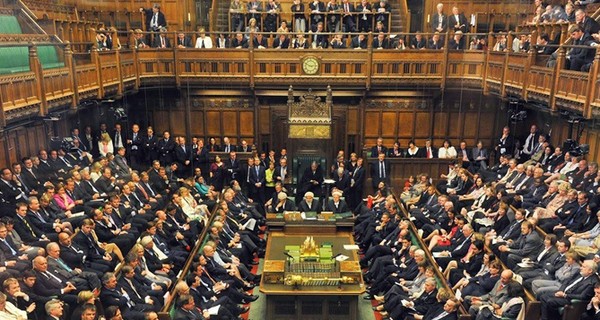 Парламент Великобритании вернулся к работе