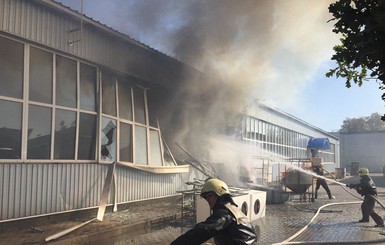 Взрыв на заводе в Сумах: пожар ликвидировали, ищут причину