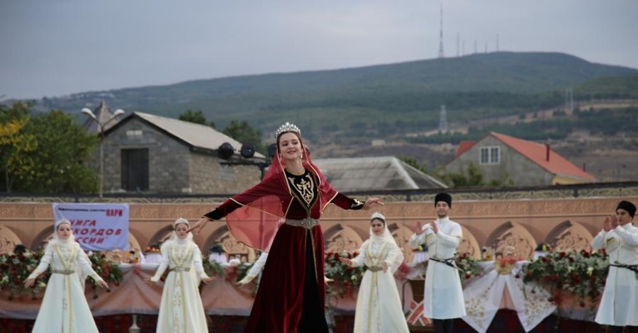 На рекордной свадьбе в Дагестане собрались 10 тысяч человек