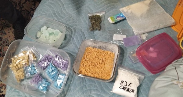 В Хмельницкий по почте ввозили большие партии психотропов из Востойной Азии