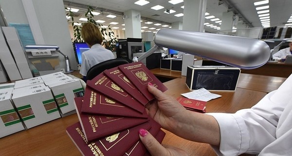В ЕС официально отказались признавать паспорта жителей ОРДЛО
