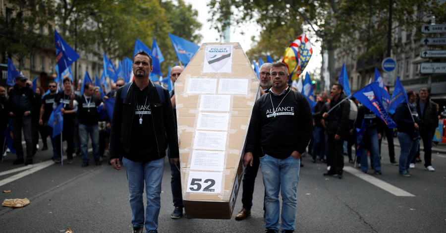 Во Франции полицейские вышли на “Марш гнева”
