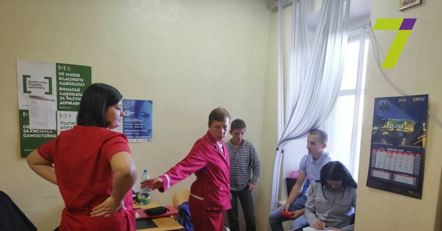В Одессе голый трехлетний мальчик рассказал, что его бьют родители