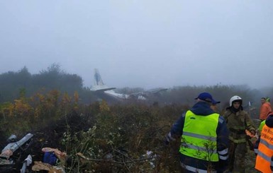 Авария Ан-12 во Львове: пострадавшие в тяжелом состоянии, их срочно оперируют