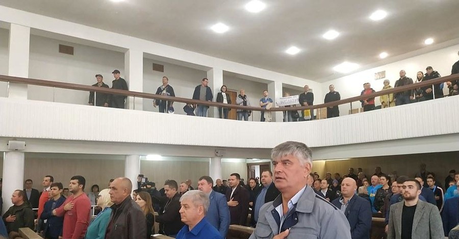 Черкасские депутаты потребовали не допустить капитуляции Украины