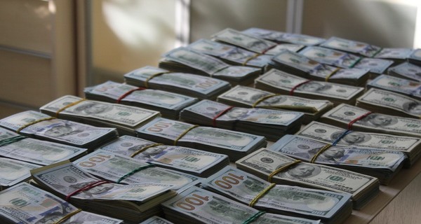 На незаконном ввозе брендовых товаров в Украину злоумышленники заработали более 150 миллионов гривен