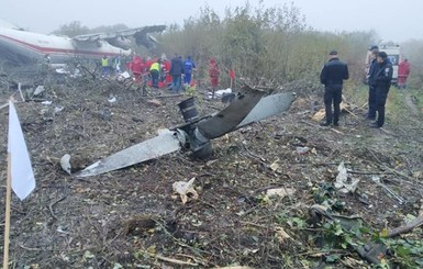 Крушение АН-12 во Львове: выжившие члены экипажа уверяют, что до последнего полет шел нормально