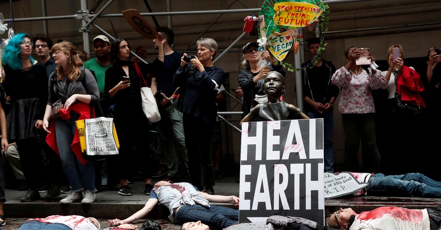 Борцы за экологию устроили всемирный протест: кто они такие и чего хотят