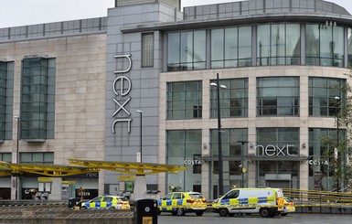 В Манчестере преступник с ножом напал на посетителей Starbucks