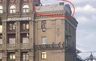 На крыше дома на Майдане Независимости появилась надстройка