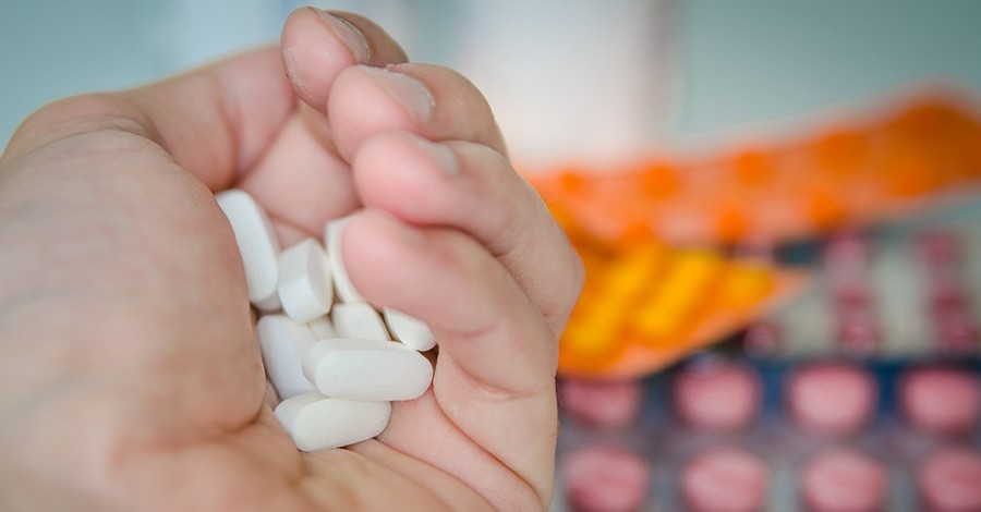 В Украине лишат лицензий аптеки, которые продают лекарства без рецептов