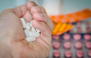 В Украине лишат лицензий аптеки, которые продают лекарства без рецептов