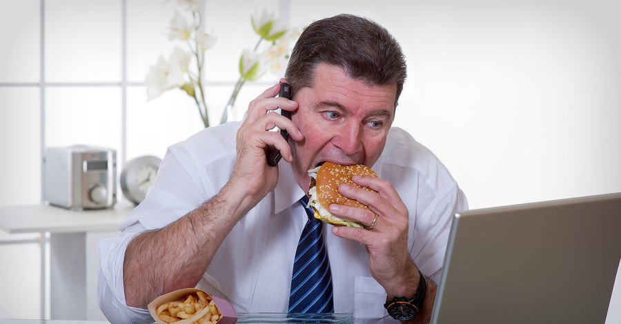Правила питания на работе: 5 советов диетолога