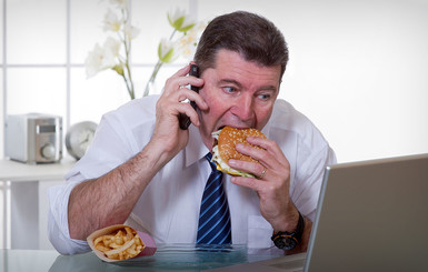 Правила питания на работе: 5 советов диетолога