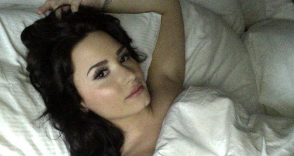 Хакеры выложили интимные фотографии певицы Деми Ловато