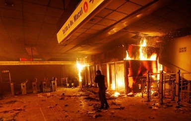 В столице Чили ввели чрезвычайное положение из-за массовых беспорядков