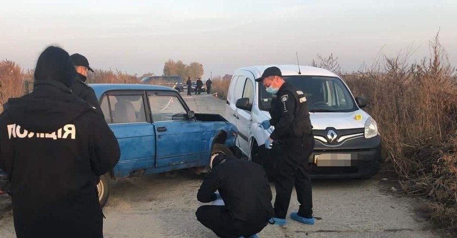 На Киевщине неизвестные устроили ДТП и обстреляли водителя
