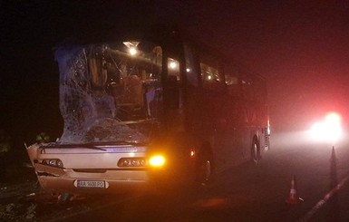 На Ровенщине автобус столкнулся с фурой: погиб водитель, 3 людей - ранены