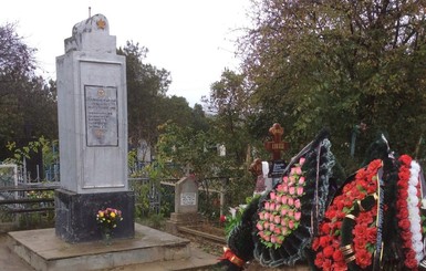 Под Одессой коммунальщики уничтожили братскую могилу подпольщиков, расстрелянных румынами