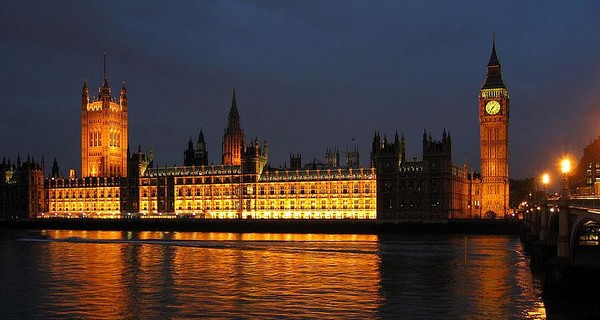 Впервые за 96 лет в Великобритании могут провести досрочные парламентские выборы