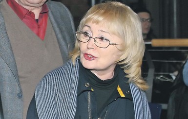 СМИ: мать Анастасии Заворотнюк теряет слух