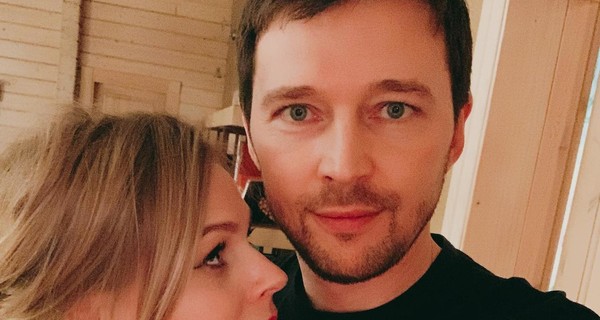 Ольга Фреймут устроила домашнюю фотосессию с мужем