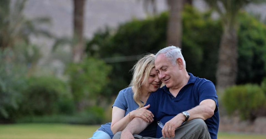 Нетаньяху трогательно поздравил жену с Днем рождения на фоне травли 