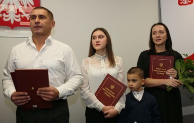 Украинцу вручили гражданство Польши за спасение людей