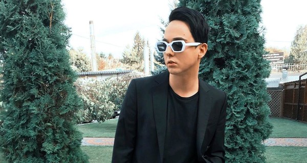 Друзья MELOVIN обокрали его и подложили в кровать большую открытую булавку