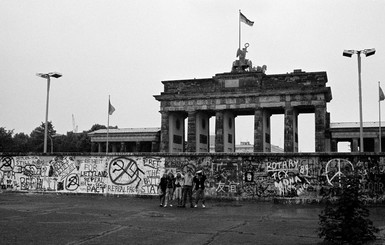 Из Германии в Германию: 30 лет назад пала Берлинская стена