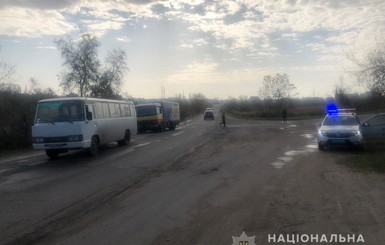 Под Одессой грузовик протаранил пассажирский автобус