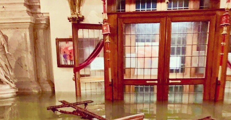 Венеция после наводнения: затоплены памятники архитектуры
