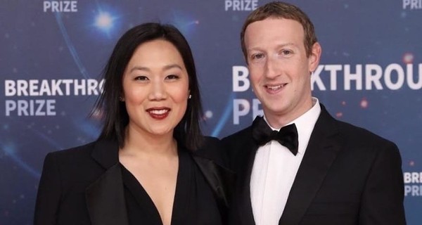 Цукерберг поздравил супругу с годовщиной знакомства