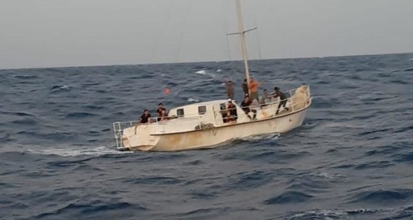 В Италии арестовали украинских моряков, перевозивших нелегальных мигрантов