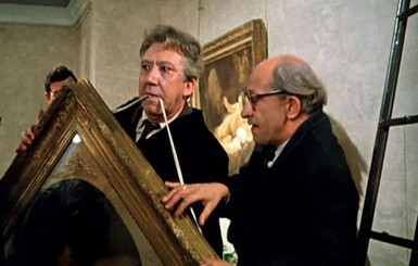 Очки Кравчука и картина Айвазовского: что крадут из украинских музеев