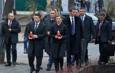 Зеленский почтил память жертв Майдана: 