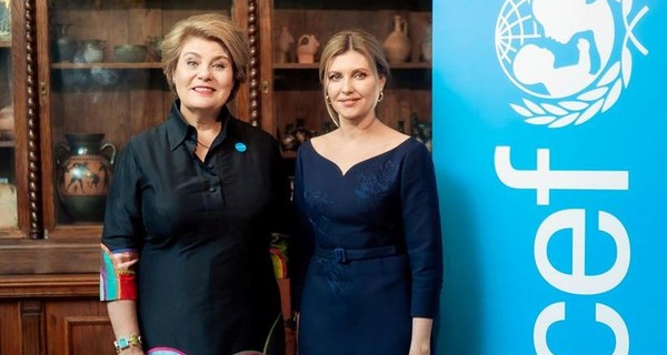 Елена Зеленская в красивом темно-синем платье встретилась с главой миссии ЮНИСЕФ в Украине